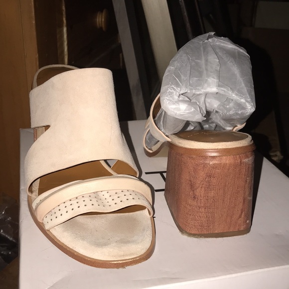 Halston designer beige suede sandals with wooden heels - Picture 2 of 8